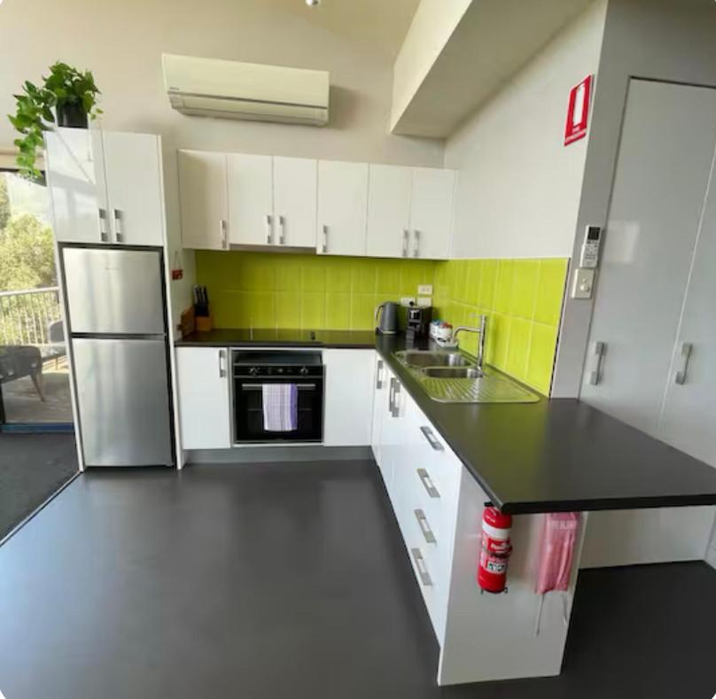 Panoramic Views From Your Stunning 'treehouse'