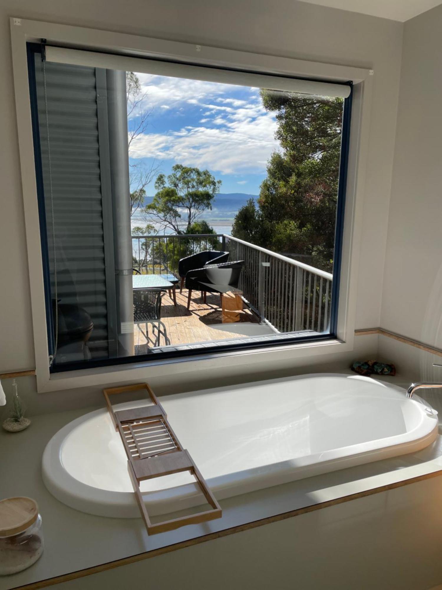 Panoramic Views From Your Stunning 'treehouse'